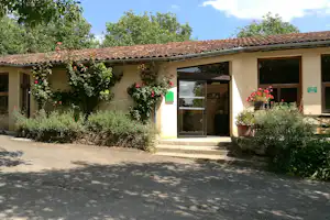 Camping à la ferme Les Pierres Chaudes - Campingplatz Rezeption