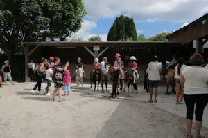 Camping A l'Abri de l'Océan - Ponyreiten für Kinder auf dem Campingplatz