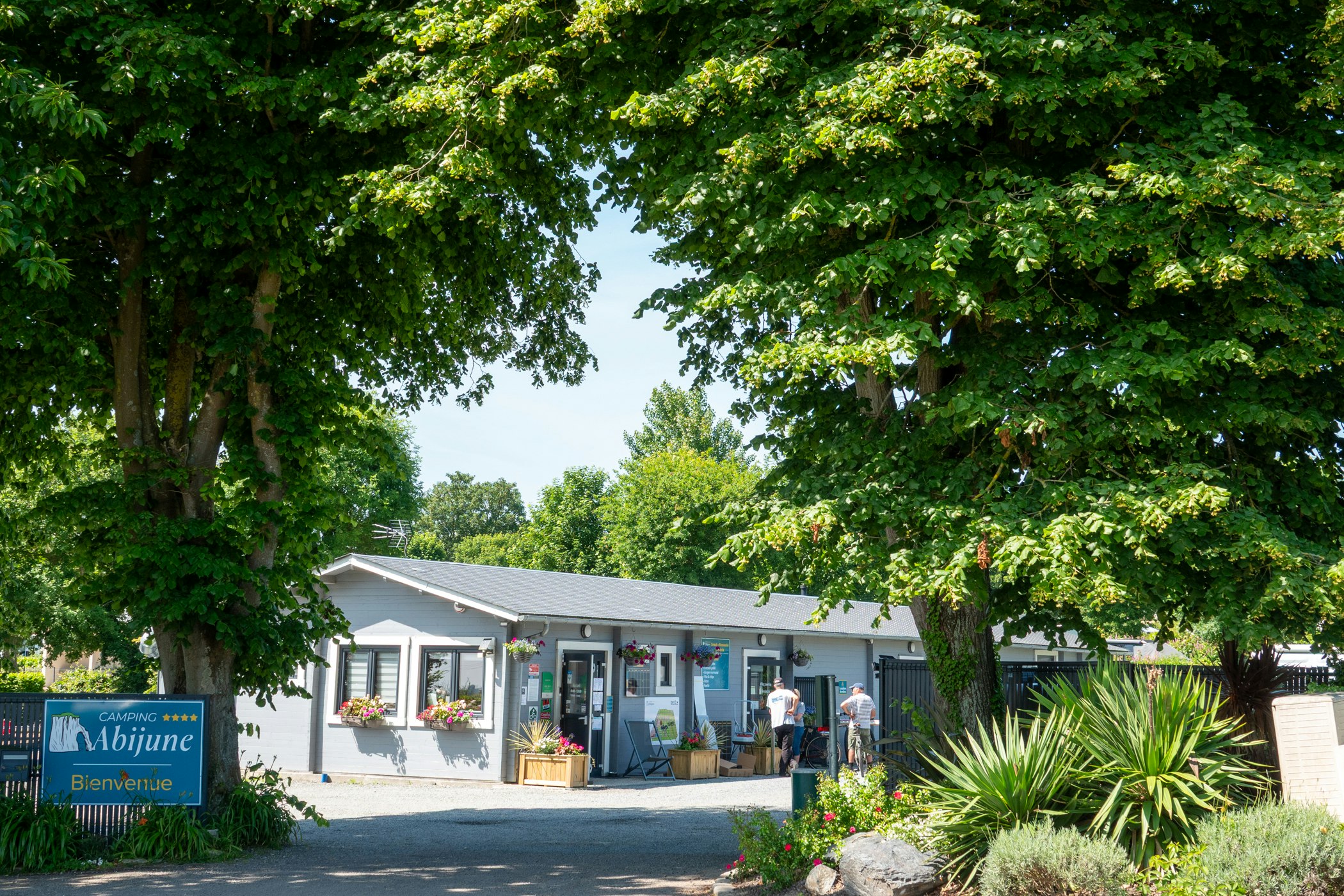 Camping Abijune - Eingang des Campingplatzes