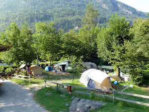 Camping Acquafraggia - Stell- und Zeltplätze mit Blick auf die Berge