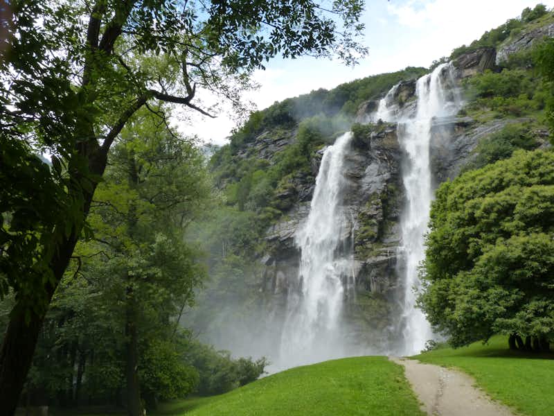 Camping Acquafraggia - Wasserfall in der Nähe des Campingplatzes 