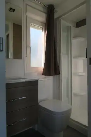 329853009.jpg