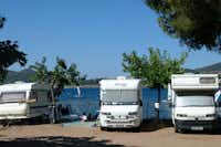 Camping Agay Soleil - Wohnwagenstellplatz mit dem Blick auf Meer