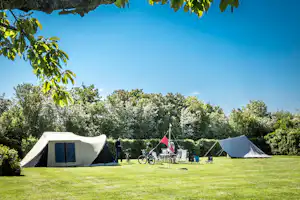 Camping Agri-Nova - Zeltplätze auf der Wiese