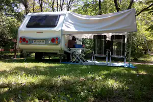 Camping Agrituristico Carso - Wohnmobil- und Wohnwagenstellplätze im Grünen auf dem Campingplatz