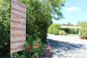 Camping Airotel La Sorguette - die Plakatwand auf dem campingplatz