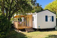 Camping Airotel Oléron - Mobilheim mit Veranda auf dem Campingplatz