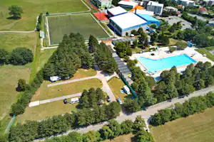 Camping Ajdovscina - Campingplatz aus der Vogelperspektive