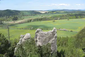 Camping Aktief -Schöne Natur mit vielen Sandsteinfelsen