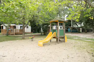 Camping Paradis Albret Camping Albret Plage - Kinderspielplatz auf dem Campingplatz
