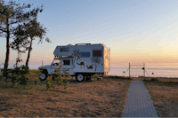 Camping Alexa - Wohnmobilstellplätze mit Blick auf das Meer