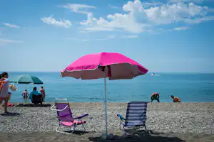 Camping Almayate Costa - Strand am Campingplatz