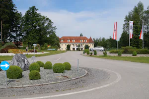Camping Almtal - Einfahrt zum Campingplatz