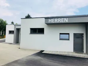 Camping Almtal - Sanitärgebäude auf dem Campingplatz