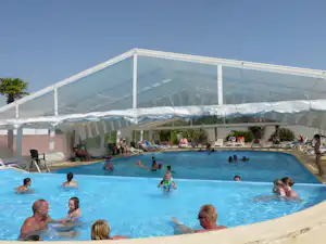 Camping Paradis Aloé Camping Aloé - Pool mit Überdachung auf dem Campingplatz