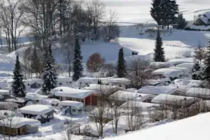 Campingplatz Alpenblick Campingplatz Alpenblick im Allgäu - Schneebedeckter Campingplatz
