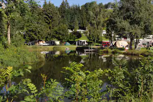 Campingplatz Alpenblick Campingplatz Alpenblick im Allgäu - Teich auf dem Campingplatz