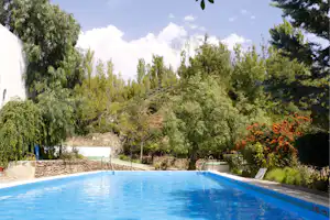 Camping Alpujarra - Pool im Freien auf dem Campingplatz
