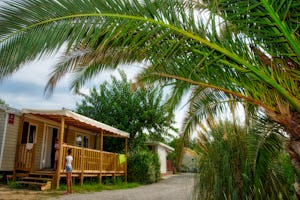 Flower Camping Altéa Flower - Mobilheim mit Terrasse auf dem Campingplatz