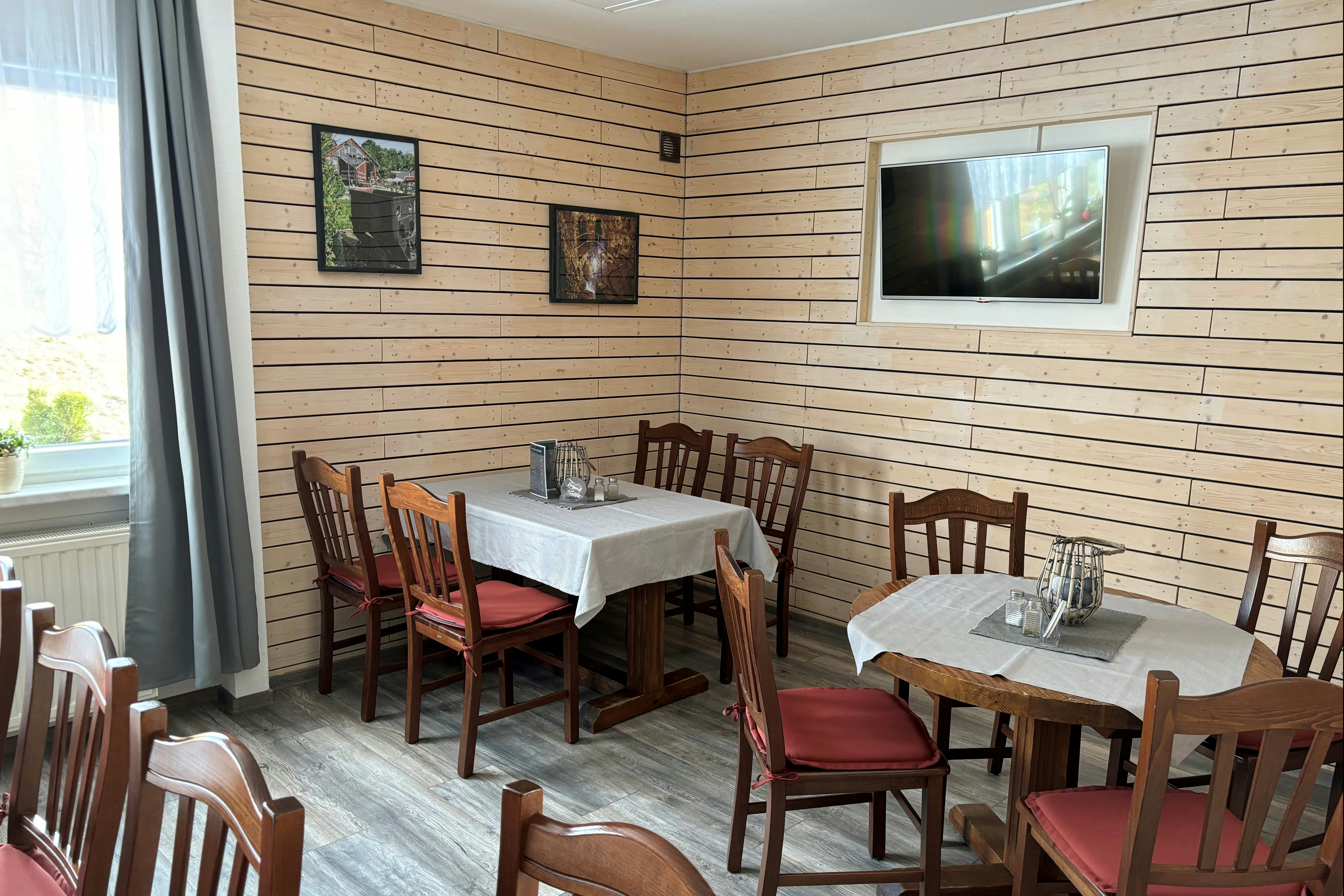 Camping am BWT-Bierwiesenteich Pfaffroda - Gastraum auf dem Campingplatz