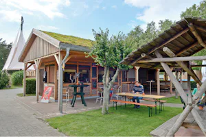 Camping am Freesenbruch - Kiosk mit überdachter Terrasse auf dem Campingplatz