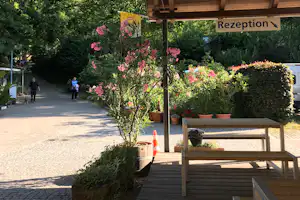 Camping am Hirzberg - Eingang zum Campingplatz