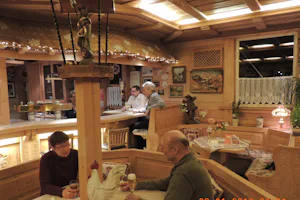 Camping Am Mühlenteich - Camper im Restaurant vom Campingplatz