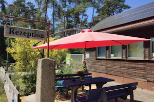 Camping am Oberuckersee - Rezeptionsgebäude mit Terrasse auf dem Campingplatz