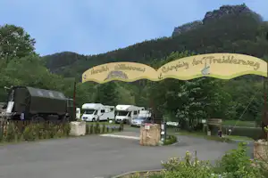 Camping Am Treidlerweg - EInfahrt des Campingplatzes