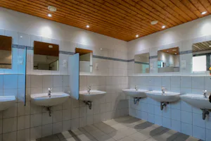 Camping am Waldbad - Sanitaerbereich - 1.jpeg