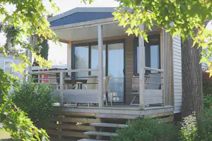 Camping Ametza - Mobilheim mit Terrasse auf dem Campingplatz