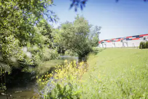 Camping an der Ablach - Blick auf den Fluss in der Umgebung vom Campingplatz