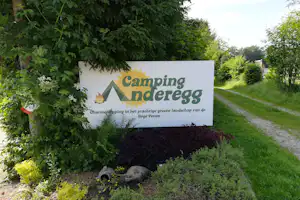 Camping Anderegg - Willkommensschild des Campingplatzes