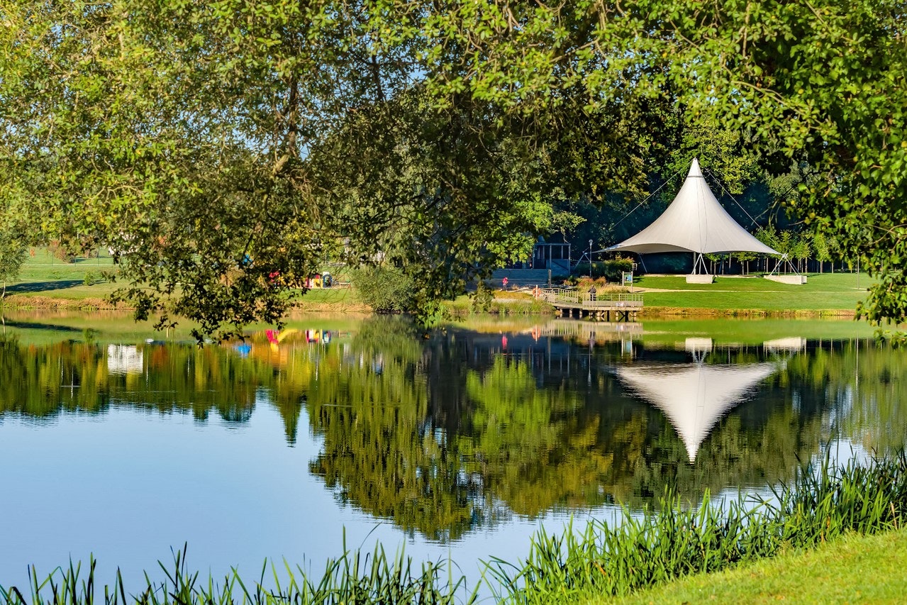 Camping Aquarev - Blick auf den See am Campingplatz