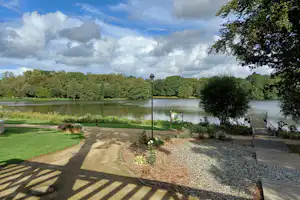 Camping Aquarev - Campingplatz mit Blick auf den See