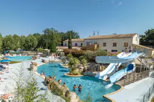 Camping Arc en Ciel - Wasserpark mit Rutschen und verschiedenen Becken