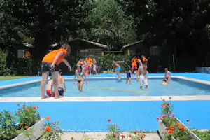 Camping Arco Iris - Animation im Kinderbecken im Poolbereich vom Campingplatz