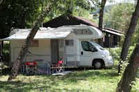 Camping Arizona  -  Wohnwagen auf dem Wohnwagen- und Zeltstellplatz vom Campingplatz