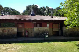 Camping Arlanza - Sanitärgebäude auf dem Campingplatz