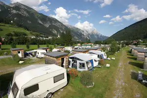 Camping Arlberg - Campingbereich für Zelte und Wohnwagen mit Blick auf die Alpen