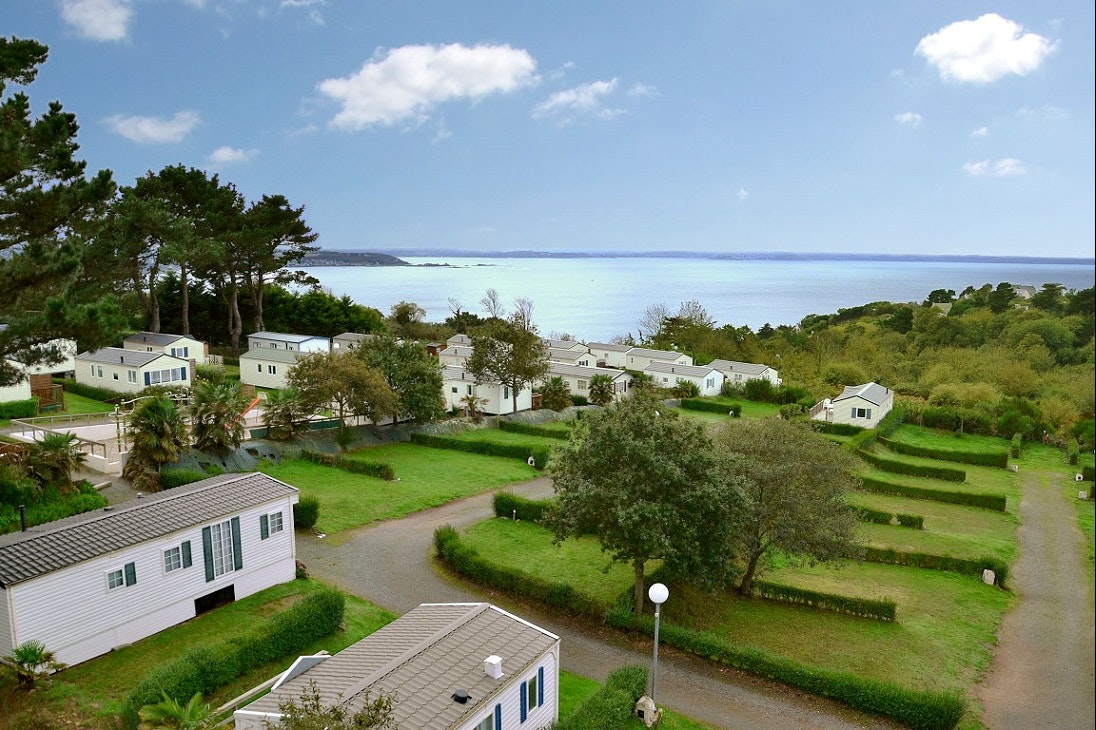 Camping Armor Loisirs - Standplätze auf dem Campingplatz