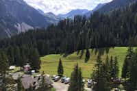 Camping Arosa  -  Wohnwagen- und Zeltstellplatz vom Campingplatz mit Blick auf die Alpen