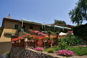 Camping Arrighi - Apartmentgebäude des Campingplatzes