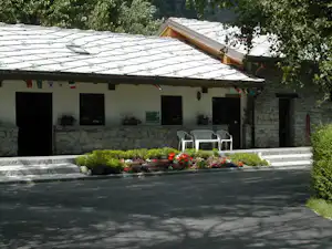 Camping Arvier - Das Sanitär- und Rezeptionsgebäude des Campingplatzes