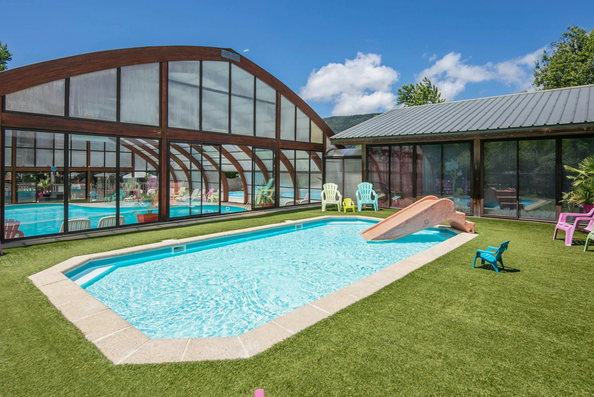 Yelloh! Village Les 4 Montagnes - Kinderbecken am Pool des Campingplatzes