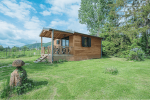 Camping Au pays de Hanau - Mobilheim mit Terrasse auf dem Campingplatz