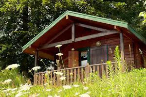 Camping Au Pont du Dognon - Mobilheim vom Campingplatz im Grünen
