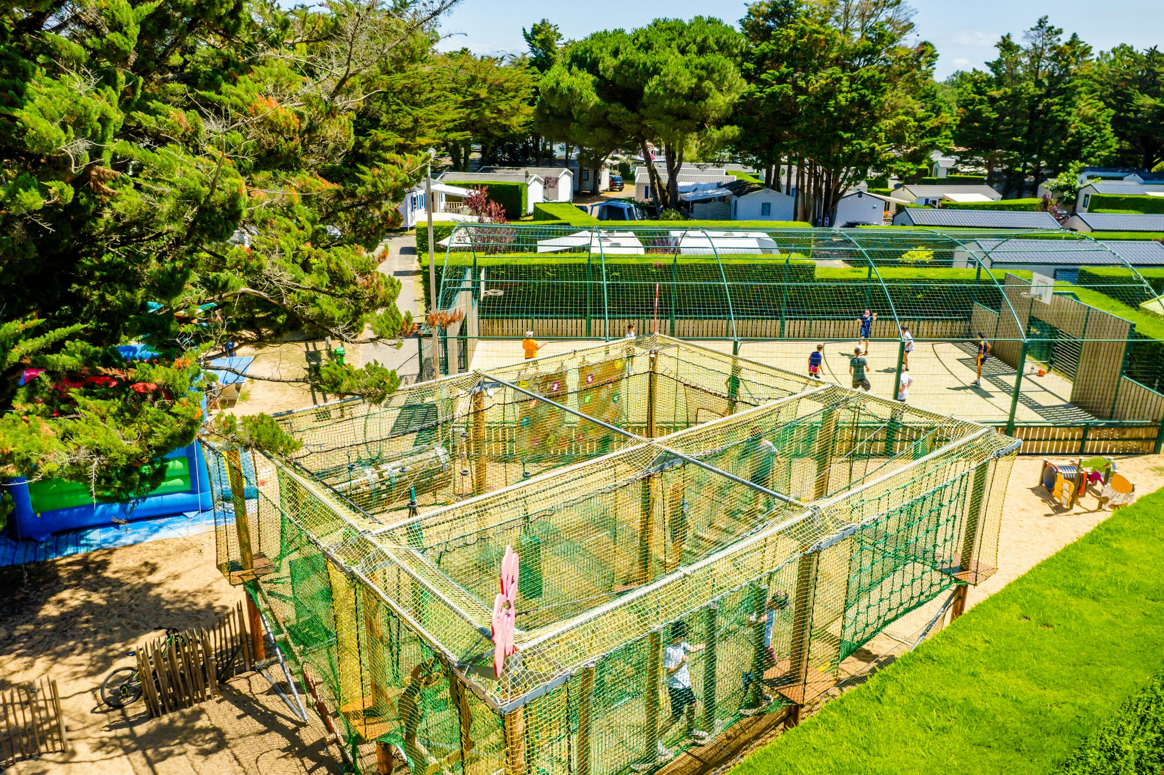Camping Au Val de Loire en Ré  CAMPING AU VAL DE LOIRE EN RÉ  - Kinderspielplatz auf dem Campingplatz