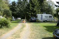 Camping Aux Sources de Lescheret -  Wohnwagenstellplätze im Grünen auf dem Campingplatz