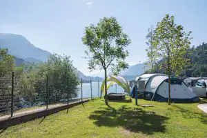 Camping Azzurro - Komfortplätze am See